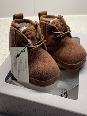 Brand New Infant UGG Booties and Toque